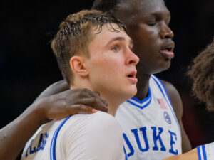 University of Houston Cougars men’s basketball team opened their 2021-2022 season with an overtime victory over the HofstraPride, complete with the presentation of a banner commemorating their trip to last season’s Final Four, Tuesday night at the Fer