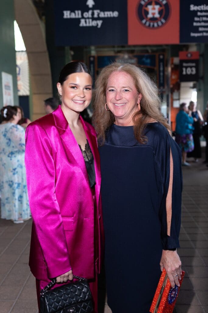 Courtney McKinney, Shelley Ludwick at the Girls Inc. All Stars Night for Girls dinner (Photo by Daniel Ortiz)