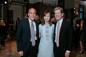 oneworld CEO, Nathaniel Pieper Cathay Chief Customer and Commercial Officer Lavinia Lau, American Airlines Group Vice Chair and Chief Strategy Office, Steve Johnson (Photo by Teshorn Jackson Studio)