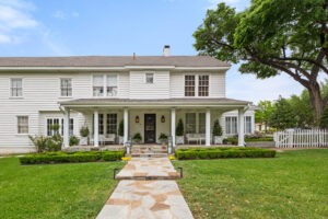 1720 Western Avenue (Photo by Freeze Media FW)