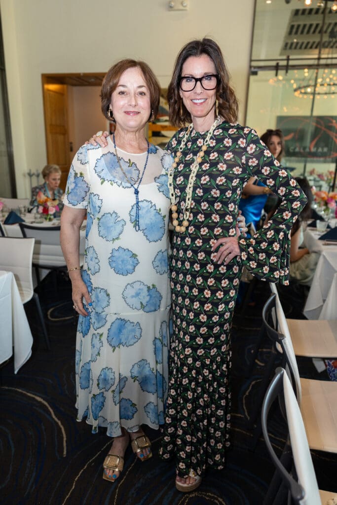 Leigh Smith, Phoebe Tudor at Houston Ballet's 'Raising the Barre' dinner (Photo by Melissa Taylor)