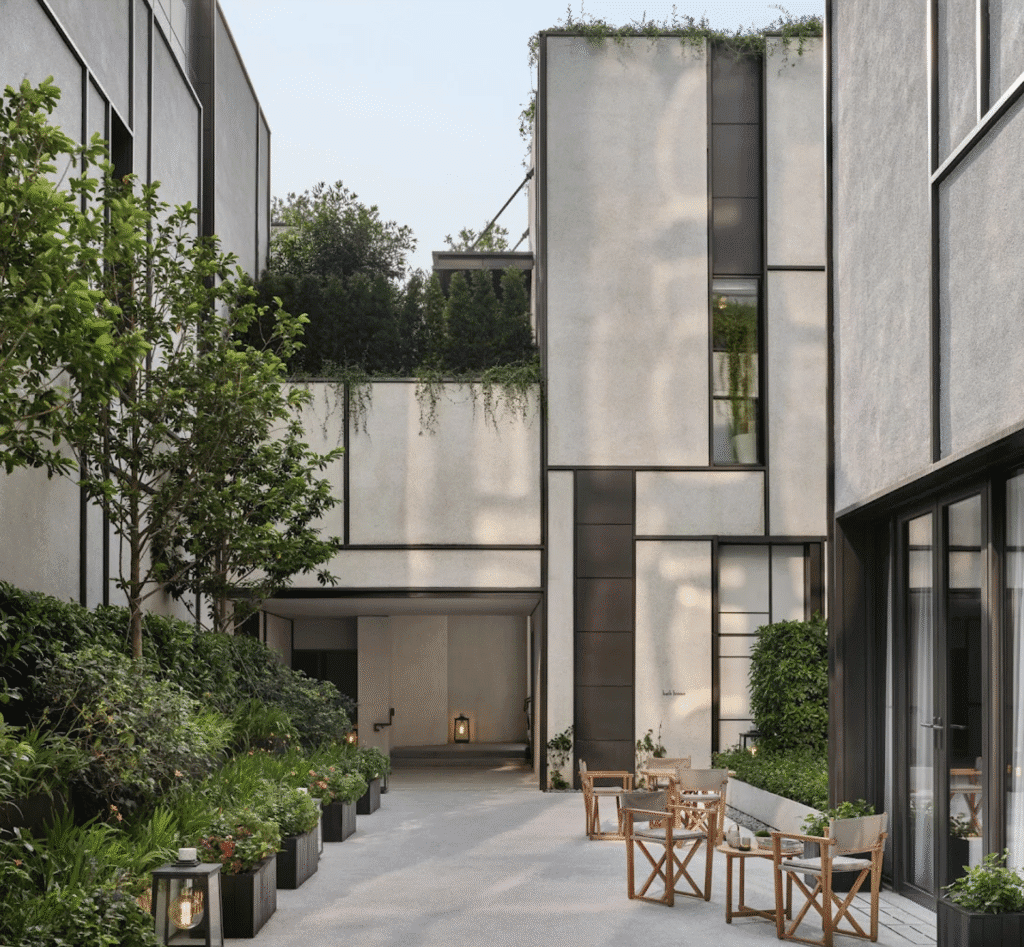 Asaya Spa by Guerlain at Rosewood Hong Kong, located on the 6th floor, hidden above the trees, is a wellness oasis. 