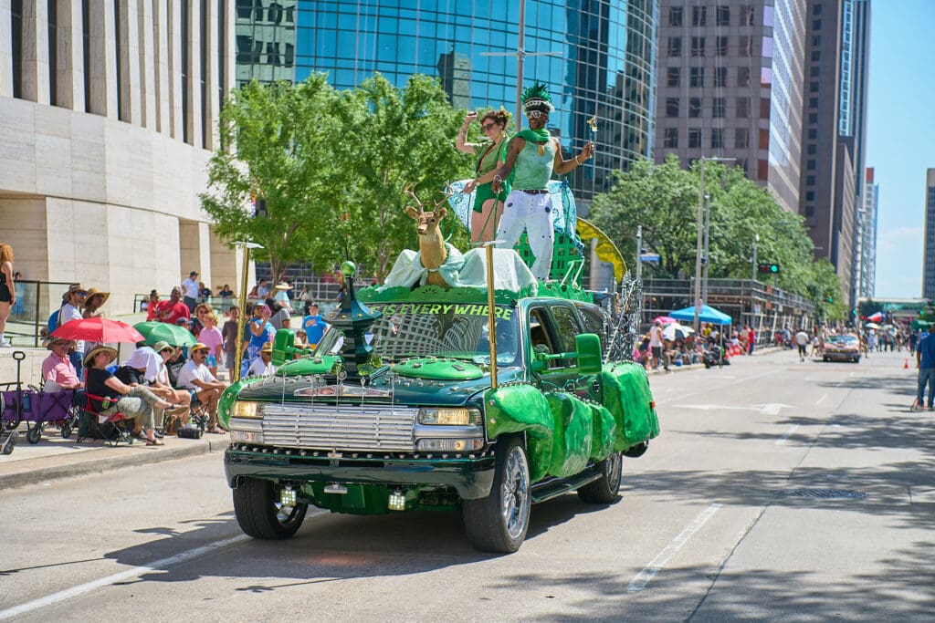 "Tesseracto" at The Orange Show 38th Annual Art Car Parade (Photo by Charlie Ewing)