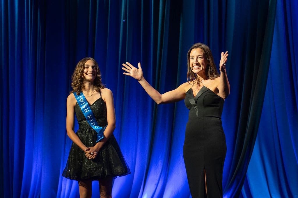 Sasha Saynor and Kim Elenez (Photo by Tamytha Cameron)