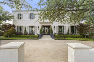 1128 Shady Oaks Lane