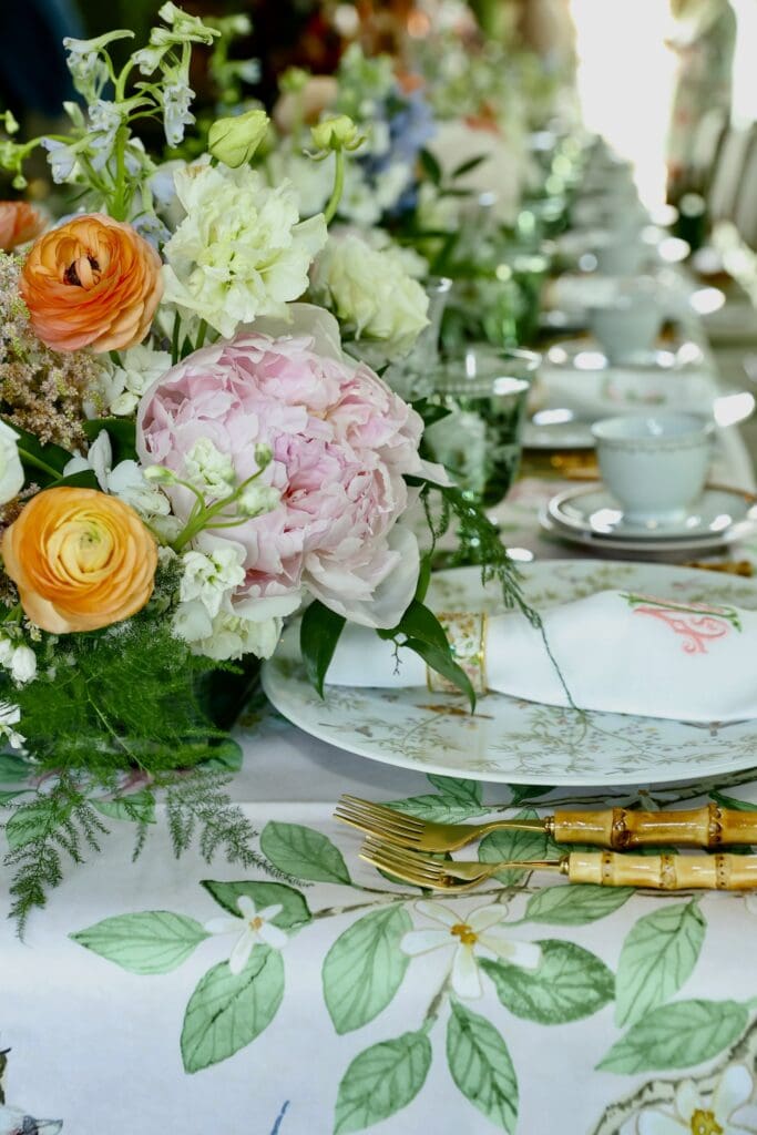 Dwight Woodbury of DL Woodbury Designs created the florals for Heather Almond's birthday fête (Photo by Priscilla Dickson)