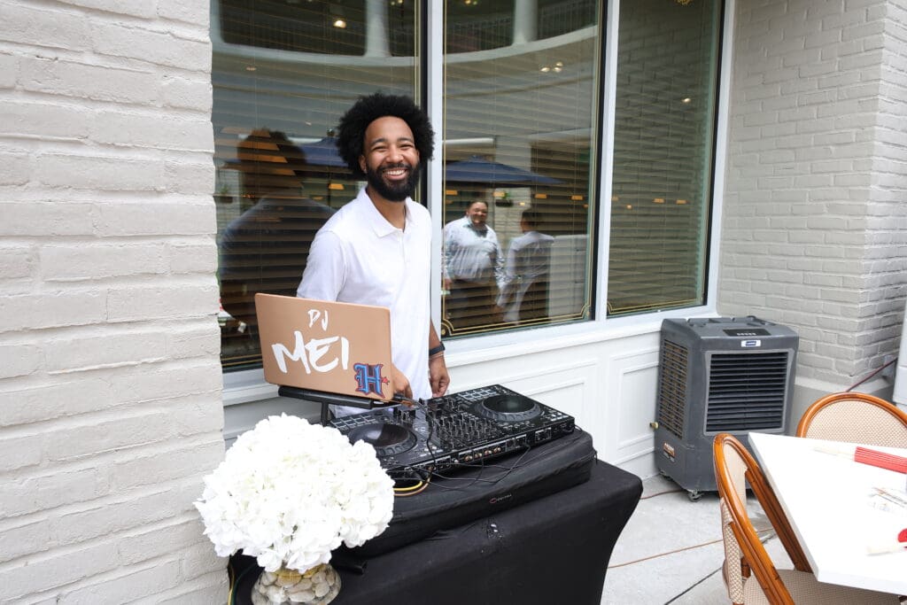 DJ Mei kept the chill party vibes rolling.