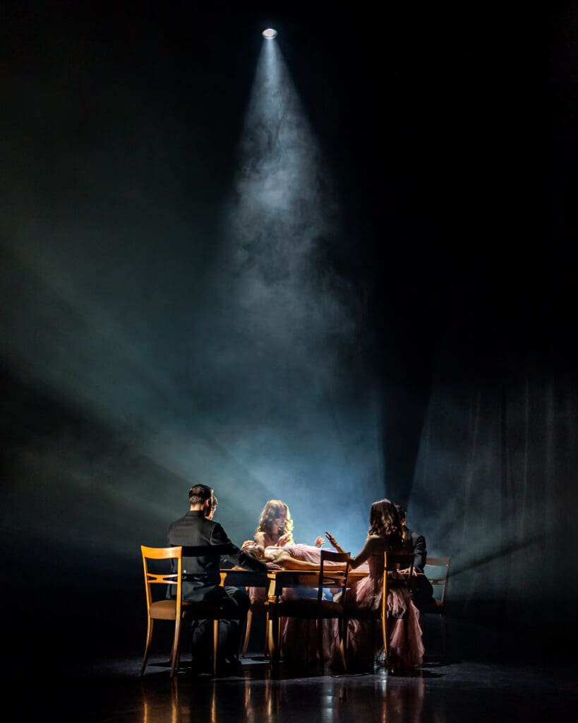 "soul-writer" by ISHIDA Dance Company (Photo by Ralph Arvesen)