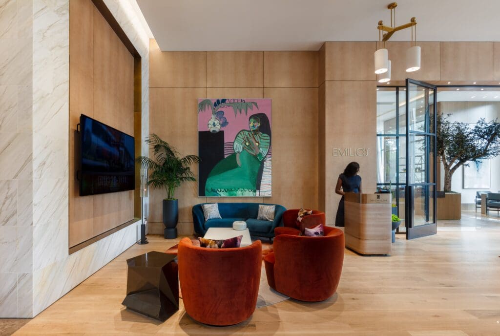 A sitting area outside of Emilia's. (Photo by Kevin Todora)