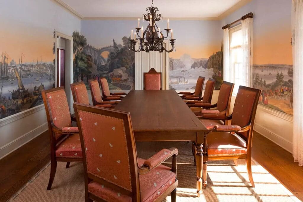 A mural in the dining room. (Photo by Allie Beth Allman & Associates)