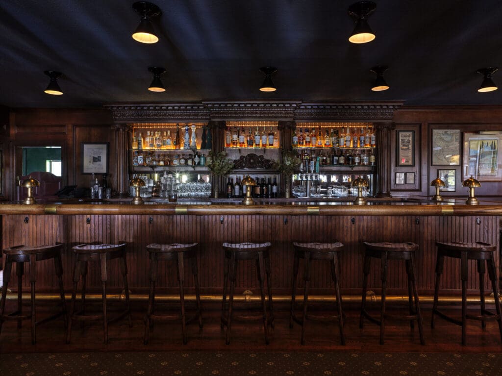 Bud's is the chic, wood-lined watering hole in the classic La Playa Hotel. 