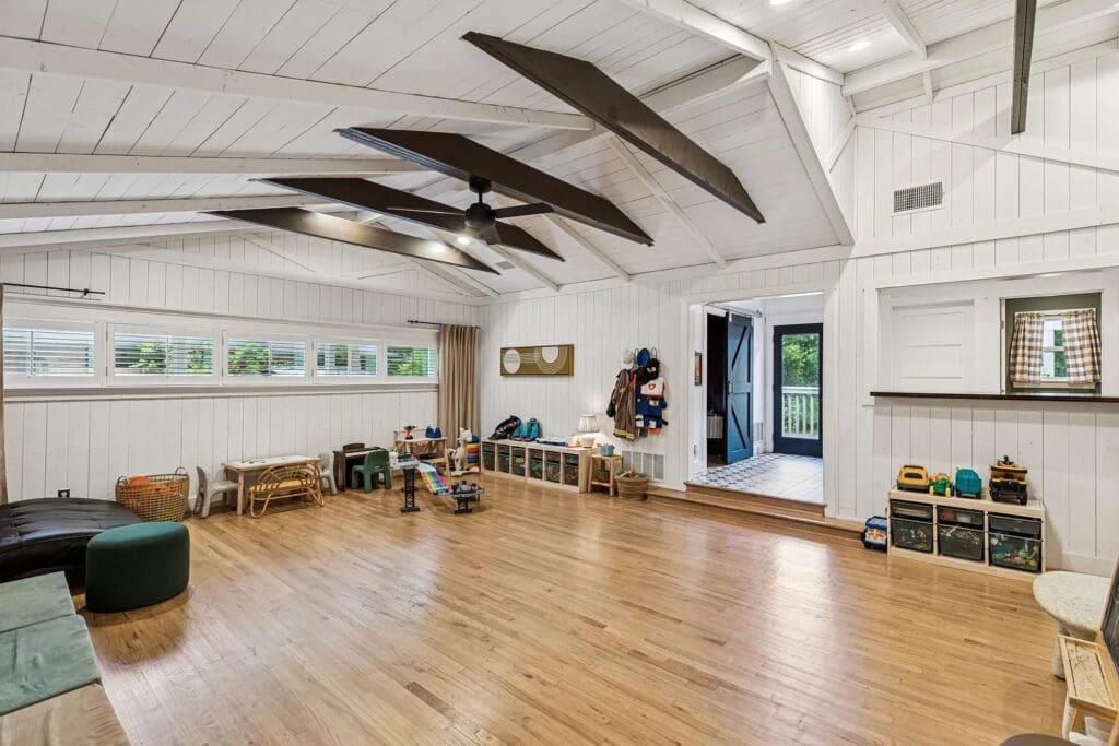 The large family room with vaulted ceilings. (Photo courtesy of Laura Lee Crivello)