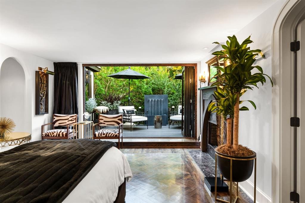 1520 Olympia Drive (Photo by Allie Beth Allman & Associates)