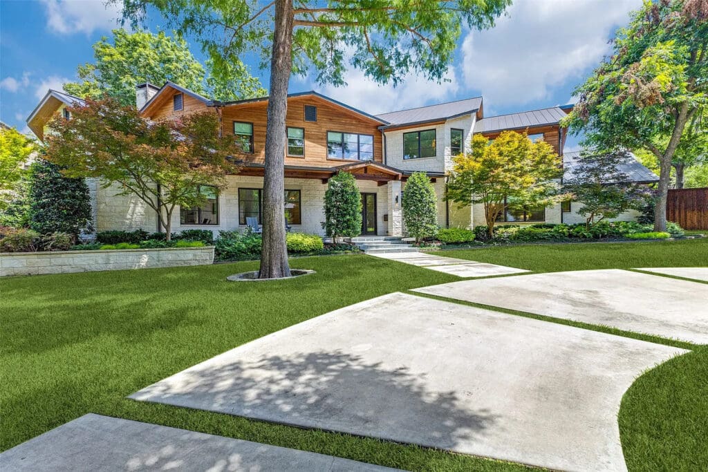 Five blocks from White Rock Lake, 6838 Velasco Avenue deserves every bit of its $4,995,000 price tag. (Courtesy of Compass RE Texas, LLC)