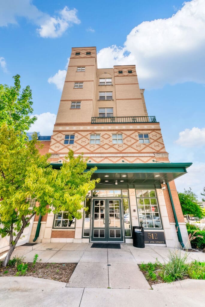 The historic six-story building at 512 W. 4th Street will be renovated into Fort Worth’s new Downtown Library. (Courtesy LanCarte Commercial)