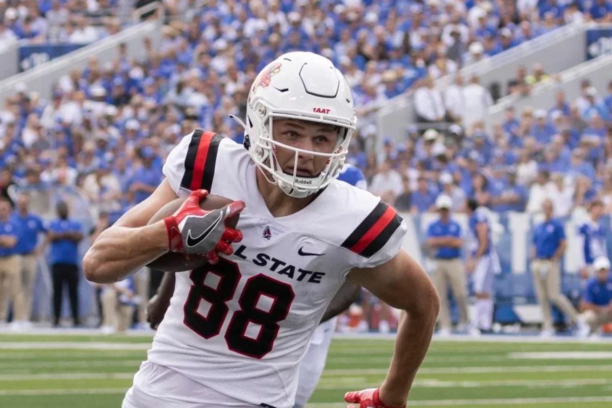 Beast-Mode Tight End Tanner Koziol Gives Houston’s Offense a Fighting Chance — College Football’s Next Fascination