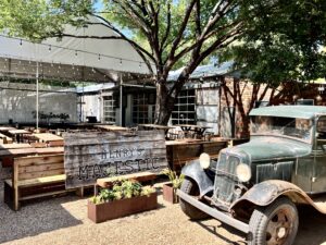 Henry’s Majestic Dallas restaurant closings