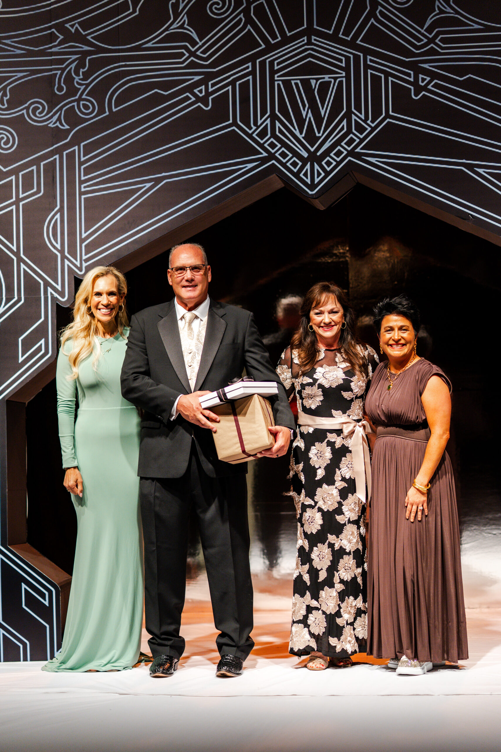 Missy Herndon, Honorary Chairs Todd and Carol Durkee, Julie Mayrant (Interfaith Board Chair) (Photo by Interfaith of The Woodlands)