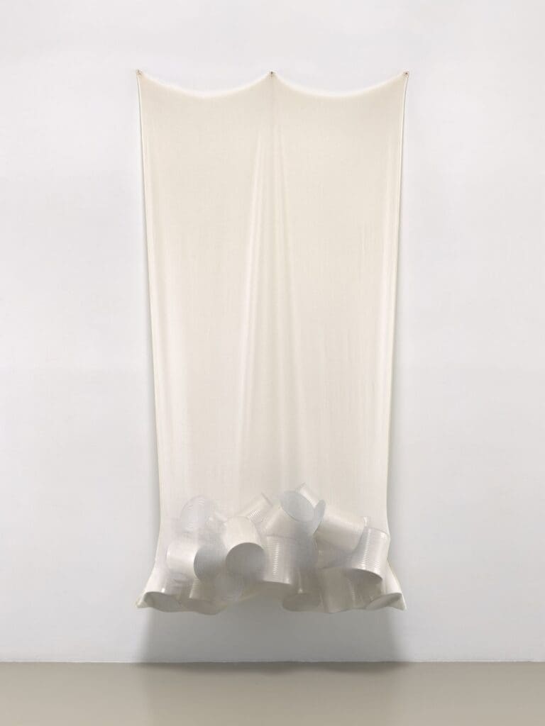 Robert Rauschenberg, "Coin (Jammer)," 1976. (Photo by Ron Amstutz. Robert Rauschenberg Foundation. © Robert
Rauschenberg Foundation.)