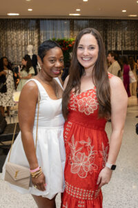 Stefani Farris, Kristen Hendel