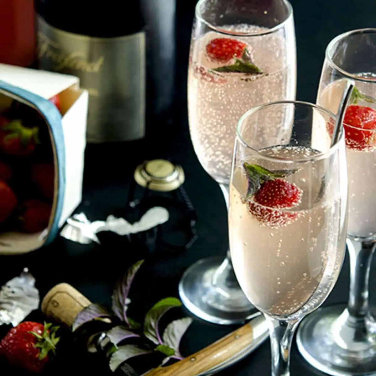 Summer-Champagne-Cocktail-featured-image