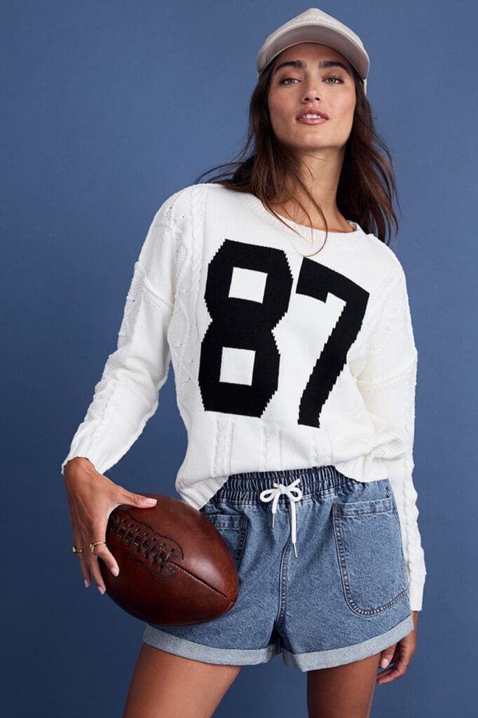 87 Cable Knit Pullover Sweater.