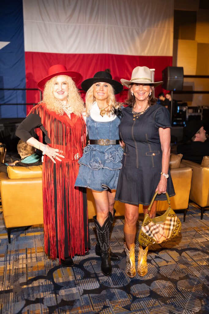 Alicia Jansen, Tracie Welch Brenton, Ellen Elam at the Houston Cattle Baron's Ball. (Photo by Daniel Ortiz)