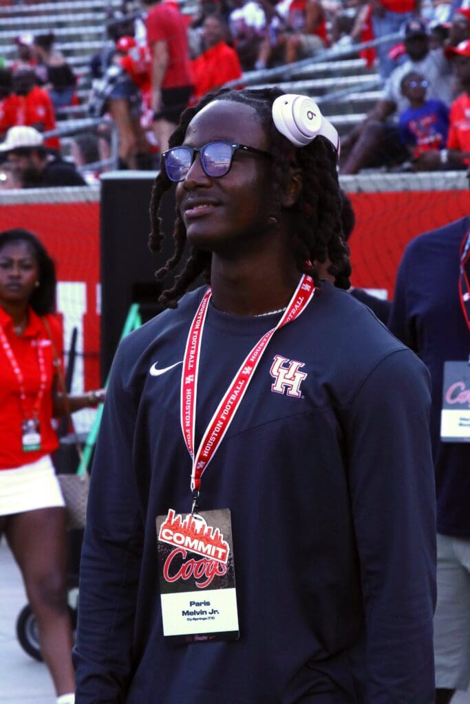 Paris Melvin Jr. and the rest of University of Houston's star-studded 2026 freshmen class are already bonded, group text included. (Photo by Kenneth Bowman/CoogTV)