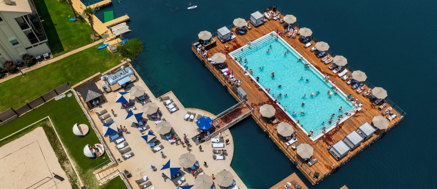 WATERFRONT FLOATING POOL-02 (Photo by Horseshoe Bay Resort)