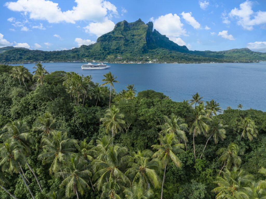 Part of the PONANT EXPLORATION GROUP, Paul Gauguin Cruises specializes in small luxury journeys in French Polynesia. (Courtesy of Paul Gauguin Cruises)