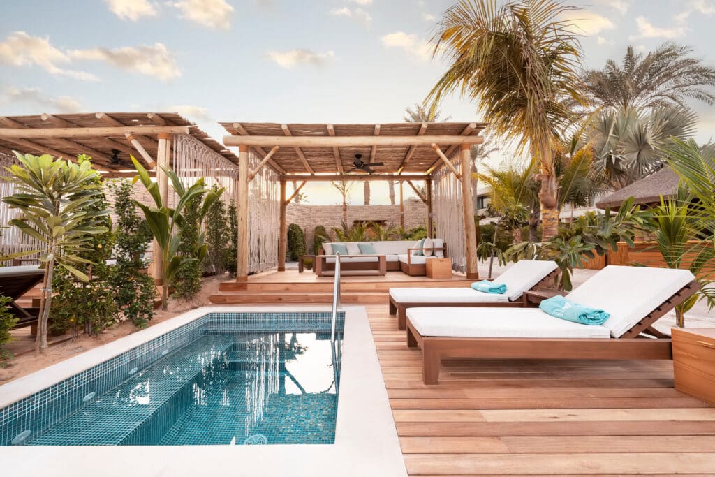 A private cabana at WHITE Beach at Atlantis, The Palm (Photo by Atlantis, The Palm and Atlantis The Royal)