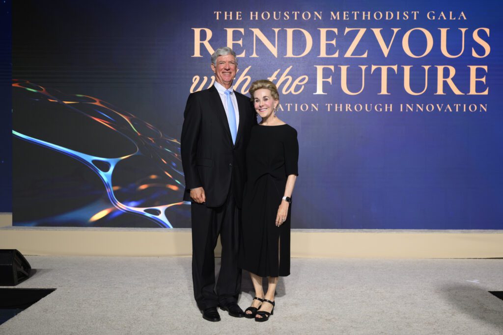 Craig Brown & Sue Smith at the Houston Methodist gala (Photo by Michelle Watson, CatchLightGroup.com)