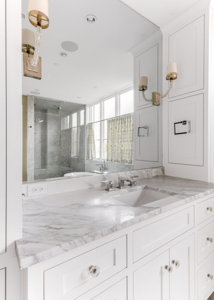 3915 Southwestern Blvd is refined elegance in every room.