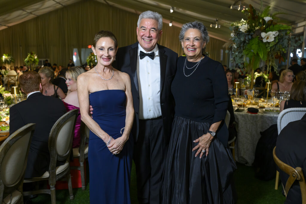 Kellie & Robert Collier, Marty Dudley at the Houston Grand Opera Opening Night Gala (Photo by Michelle Watson, CatchLightGroup.com)