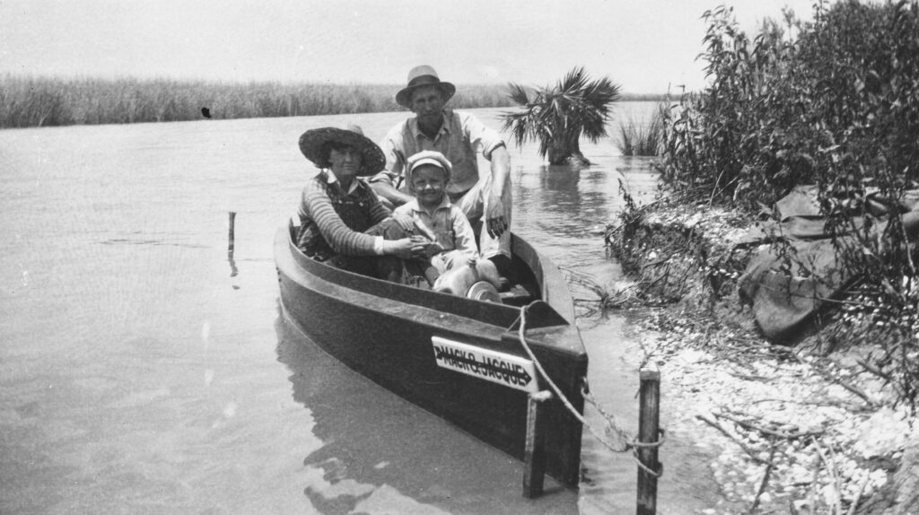 Milton [Robert] Rauschenberg boating with his parents Ernest and Dora Rauschenberg on the bayou, Port Arthur, Texas, United States, circa 1928. (Photo: Unattributed. Courtesy Robert Rauschenberg Foundation Archives, New York)