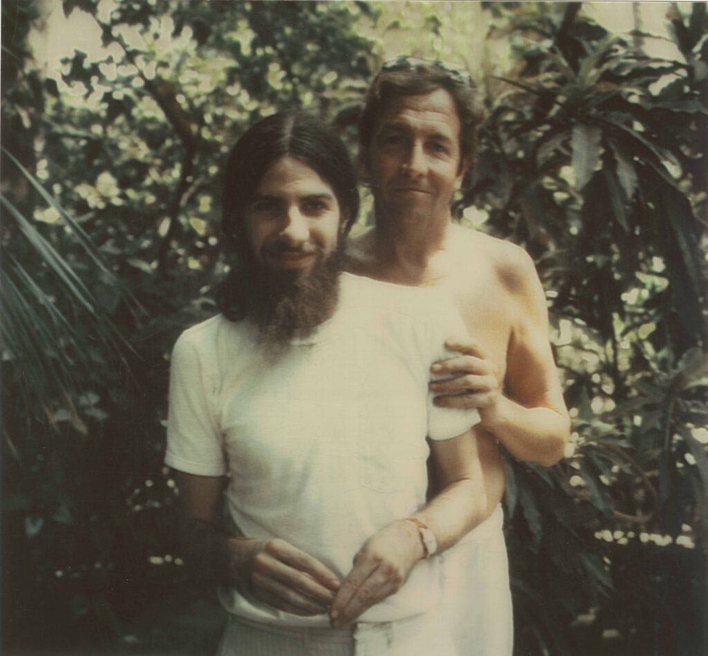 Christopher and Robert Rauschenberg, Ahmedabad, India, 1975. (Photo by Sidney B. Felsen. Courtesy Gemini G.E.L., Los Angeles and the Photograph Collection, Robert Rauschenberg Archives, New York)