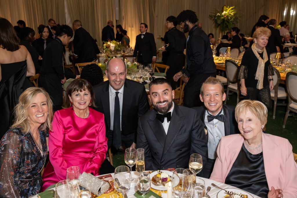 Robin Beach, Elaine Finger, Gary Ginstling, Shoocha Kuqi, David Krohn, Louise Chapman at the Houston Grand Opera Opening Night and Celebration Dinner (Photo by Emily Jaschke)