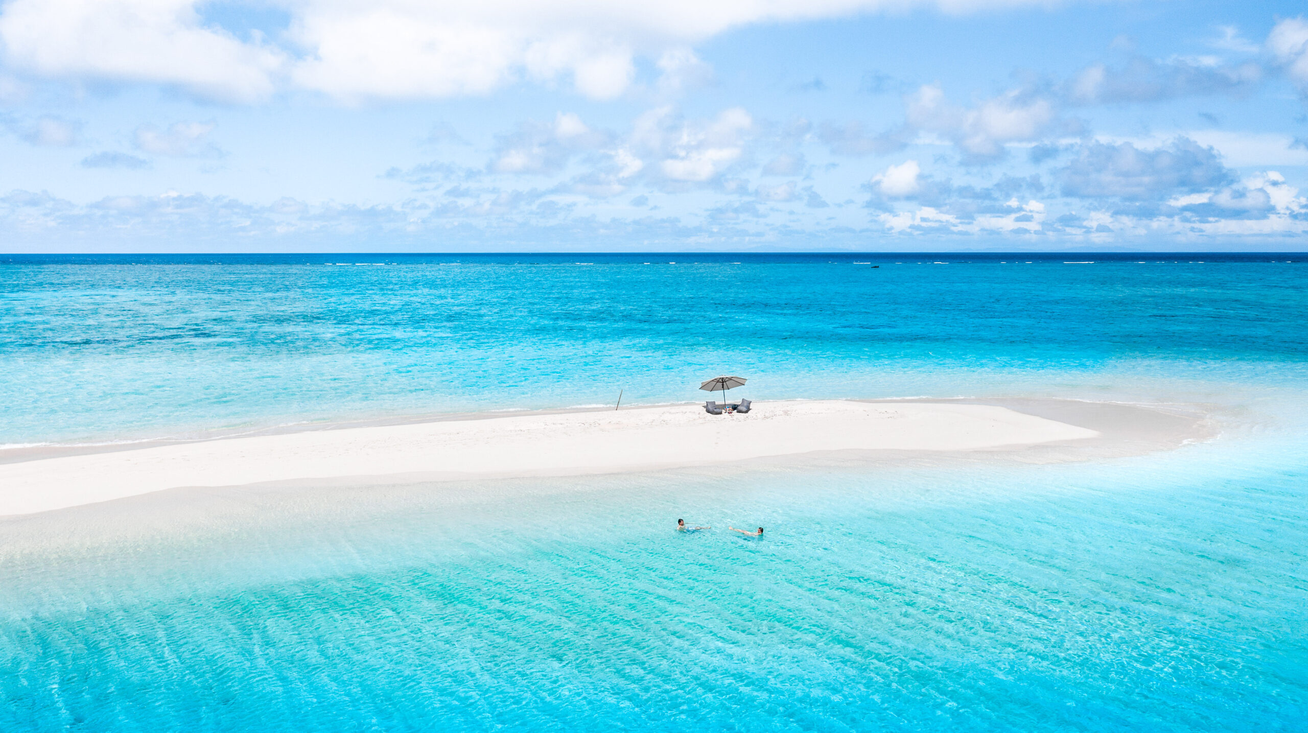 Royal Davui Sand Cay Beach Picnic 1 (Photo by Royal Davui )