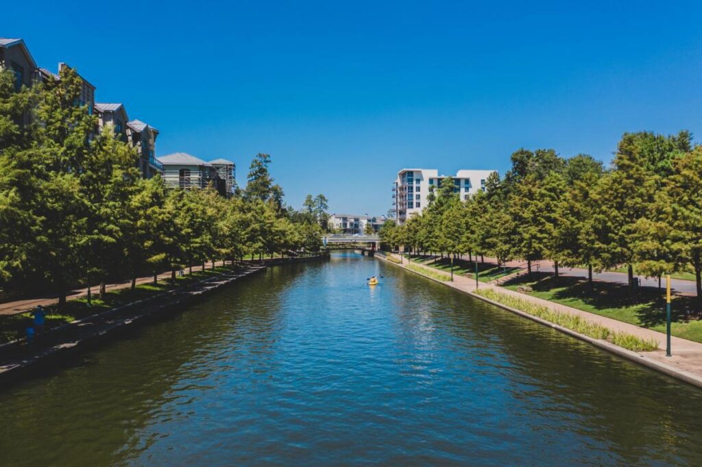 The_Woodlands_Waterway_jpg