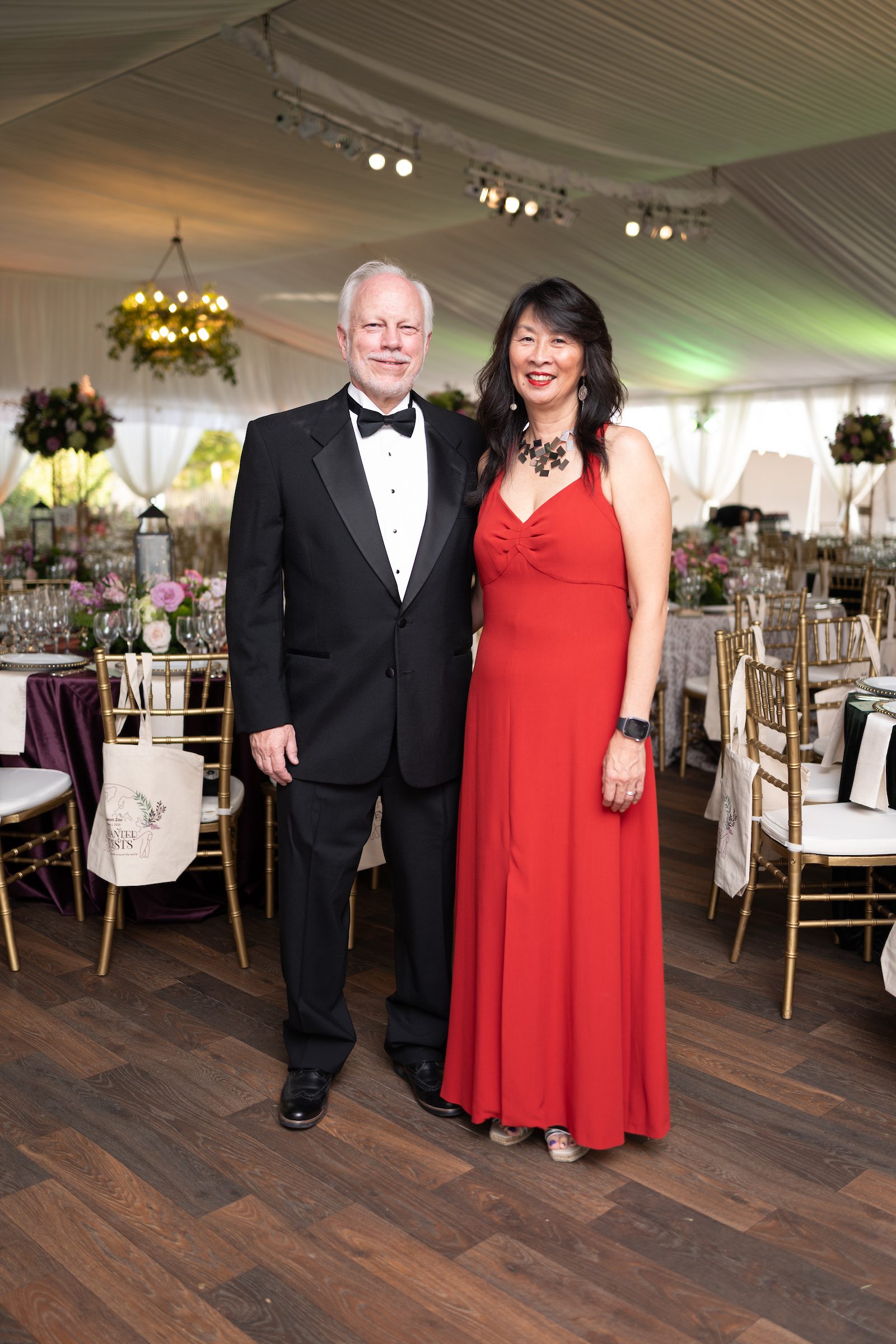Zoo Ball Honoree Lee Ehmke and Sue Chin (Photo by Daniel Ortiz for Houston Zoo)