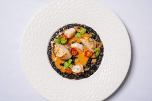 2 – Tavola – Squid ink risotto with scallop and shrimp (1)