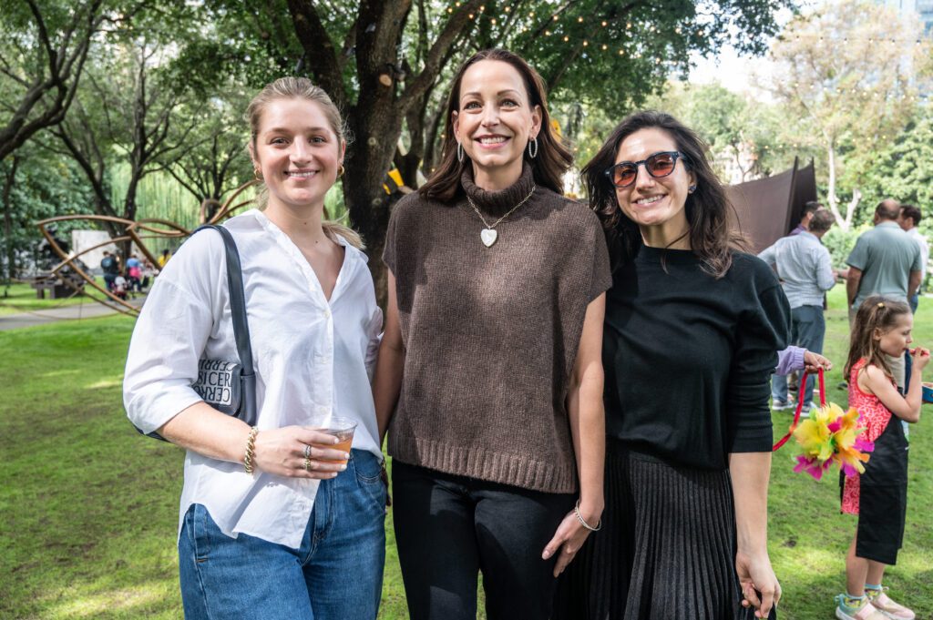 Charlotte Notzon, Melissa Ireland, Christina Jafar (Photo by Can Turkyilmaz)