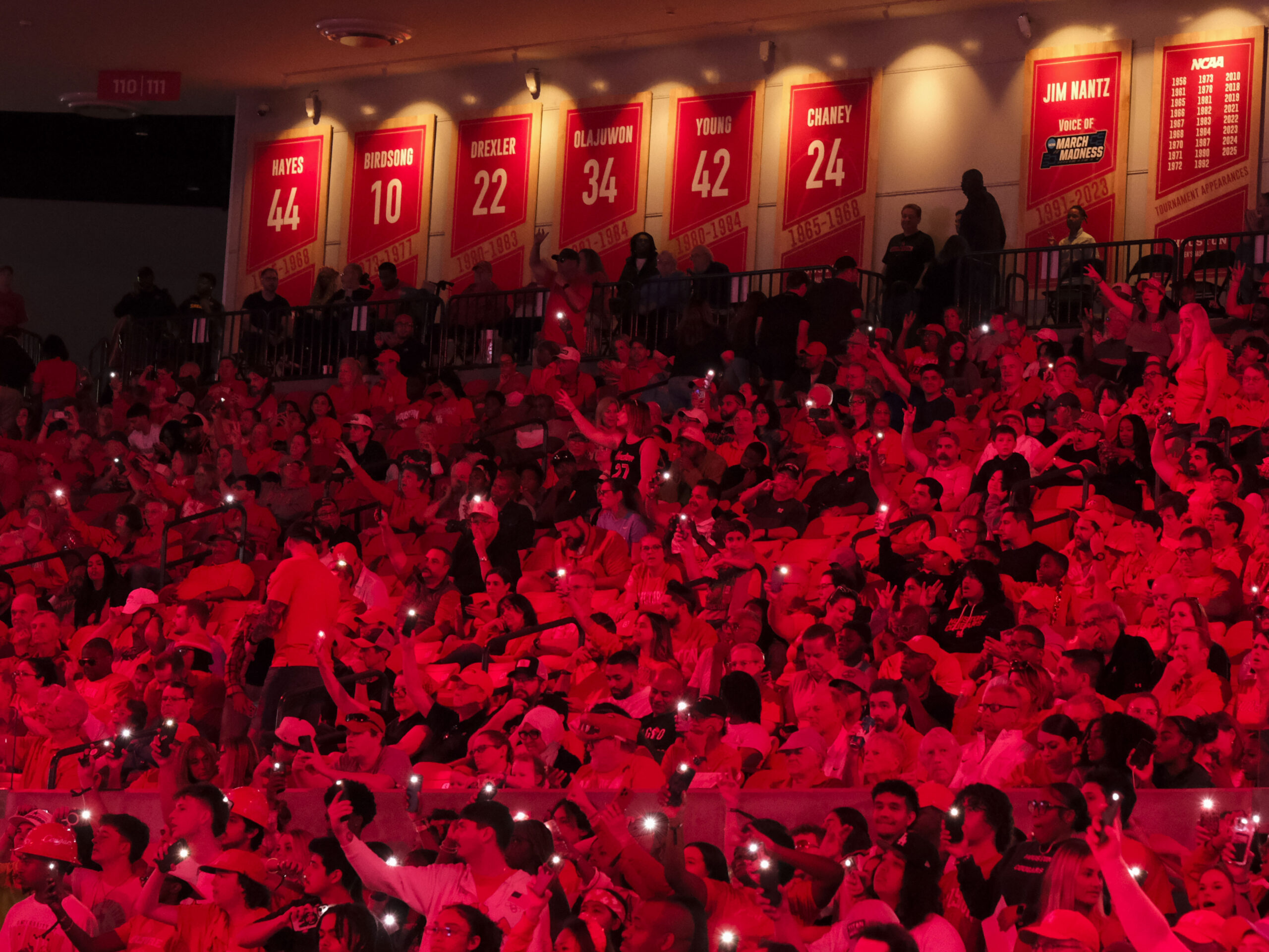 UH To Retire Dwight Davis’ Number In Basketball as Kelvin Sampson Sticks Up For History — a PaperCity Exclusive