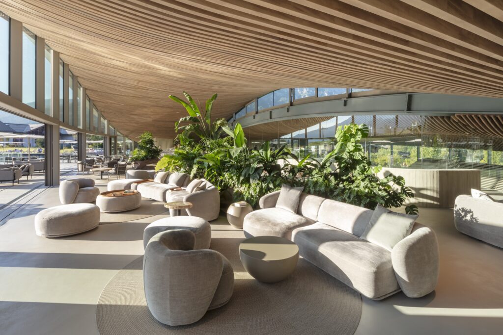 Architect Hadi Teherani designed the spa’s flowing glass-and-concrete structure to calm the nervous system and inspire serenity.