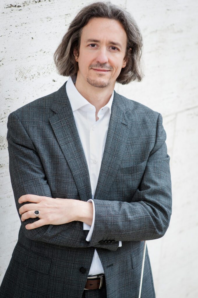 Maestro Jorge Parodi (Photo by Sergio Reyes)