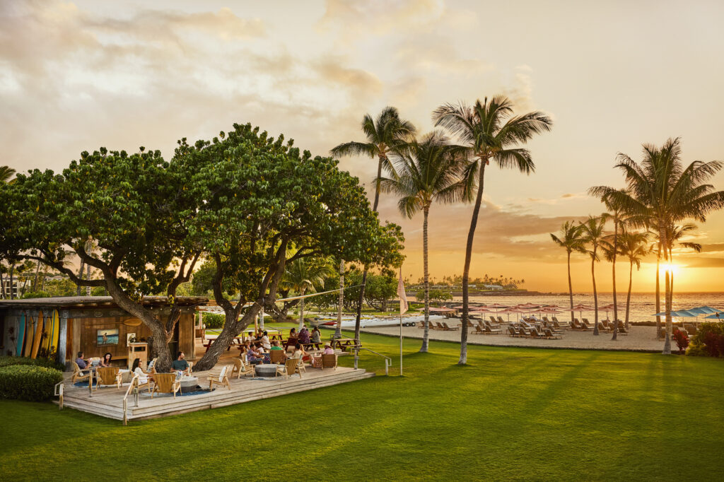 Situated along the sun-drenched Kohala Coast, Mauna Lani commands a 34-acre oceanfront site that stretches nearly half a mile, framed by ancient fishponds and sweeping Pacific views. 