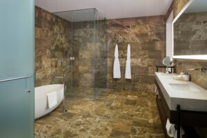 Makai Oceanfront Bathroom (Photo by Andaz Maui)