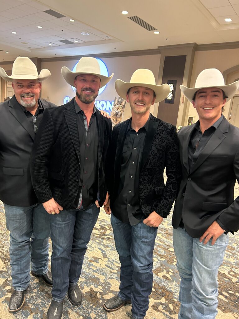 The Cowboy Auctioneers (Photo by Frances Peña)