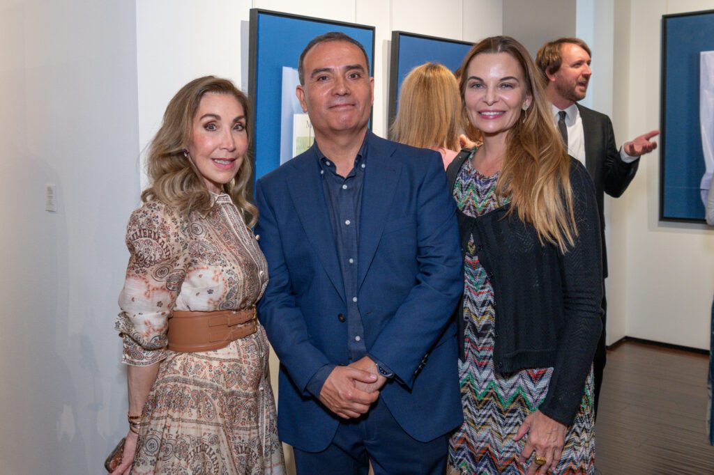 Pilar de la Garza, Carlos Vega Faúndez, Micheline Newall at ISHIDA celebration at Art of the World Gallery 
 (Photo by Paul R. Davis)