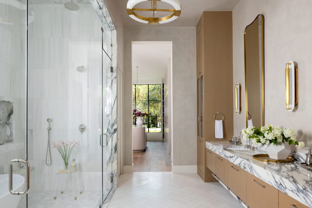 An exquisite modern bath at 11606 Blalock Lane (Photo by Laurie Perez)